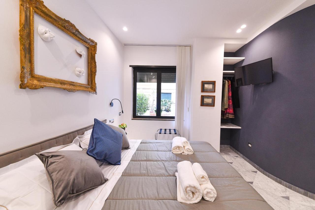 Domus 42 Hotel เนเปิลส์ ภายนอก รูปภาพ